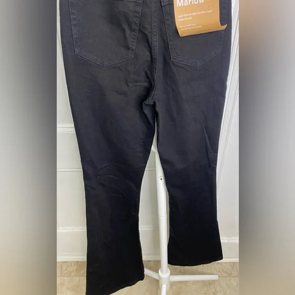 NWT REFORMATION Marlow Super Stretch High Rise Flare
Jeans - Picture 5 of 10